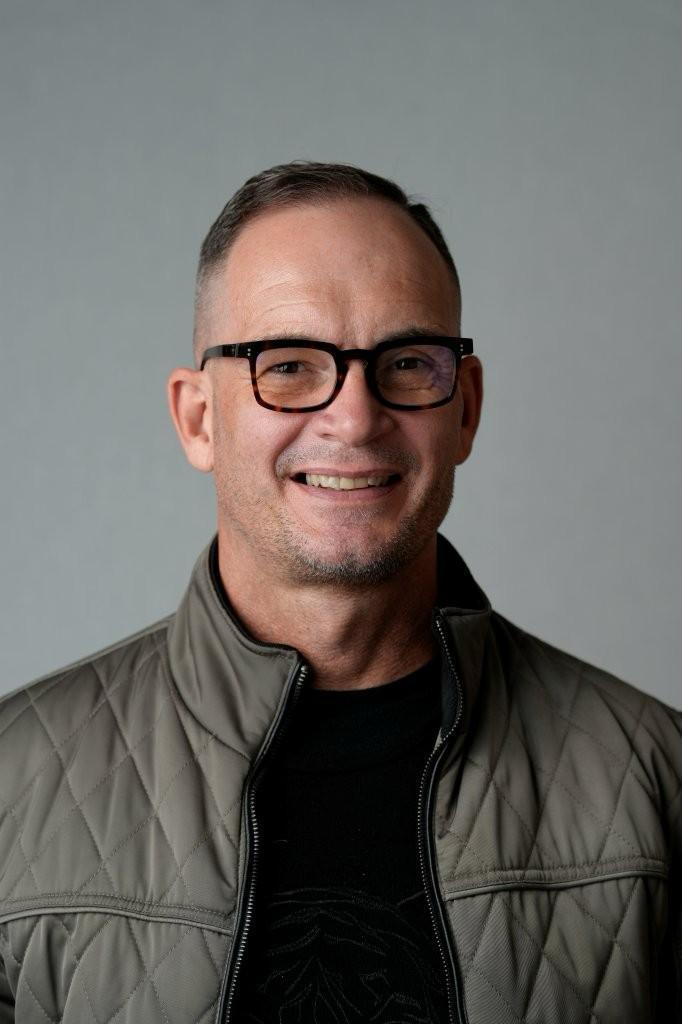 Dr Willie Visser